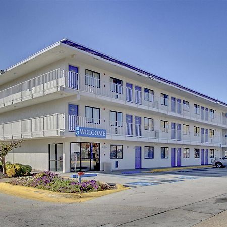 Motel 6-Capitol Heights, Md - Washington Ларго Экстерьер фото