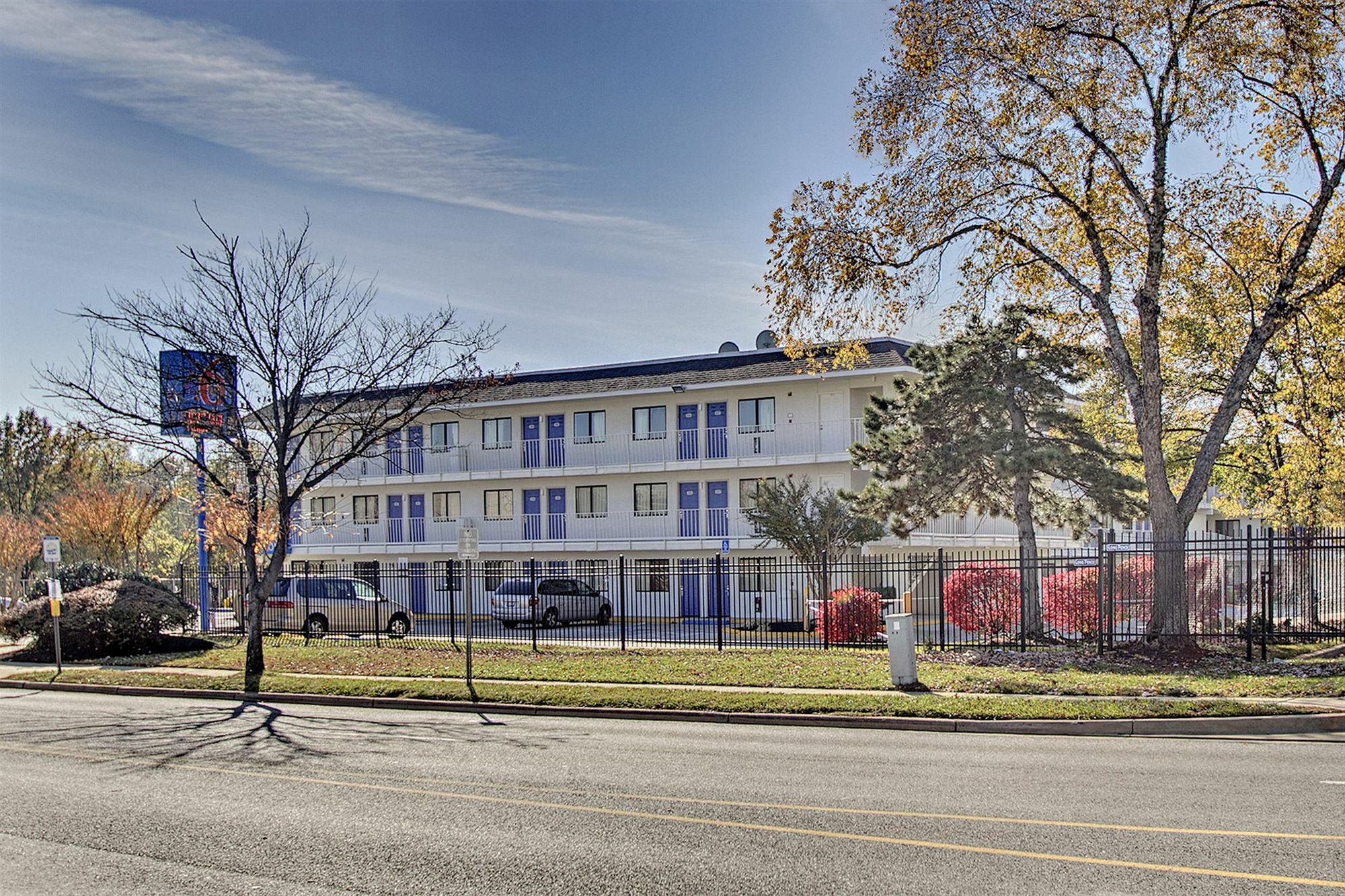 Motel 6-Capitol Heights, Md - Washington Ларго Экстерьер фото